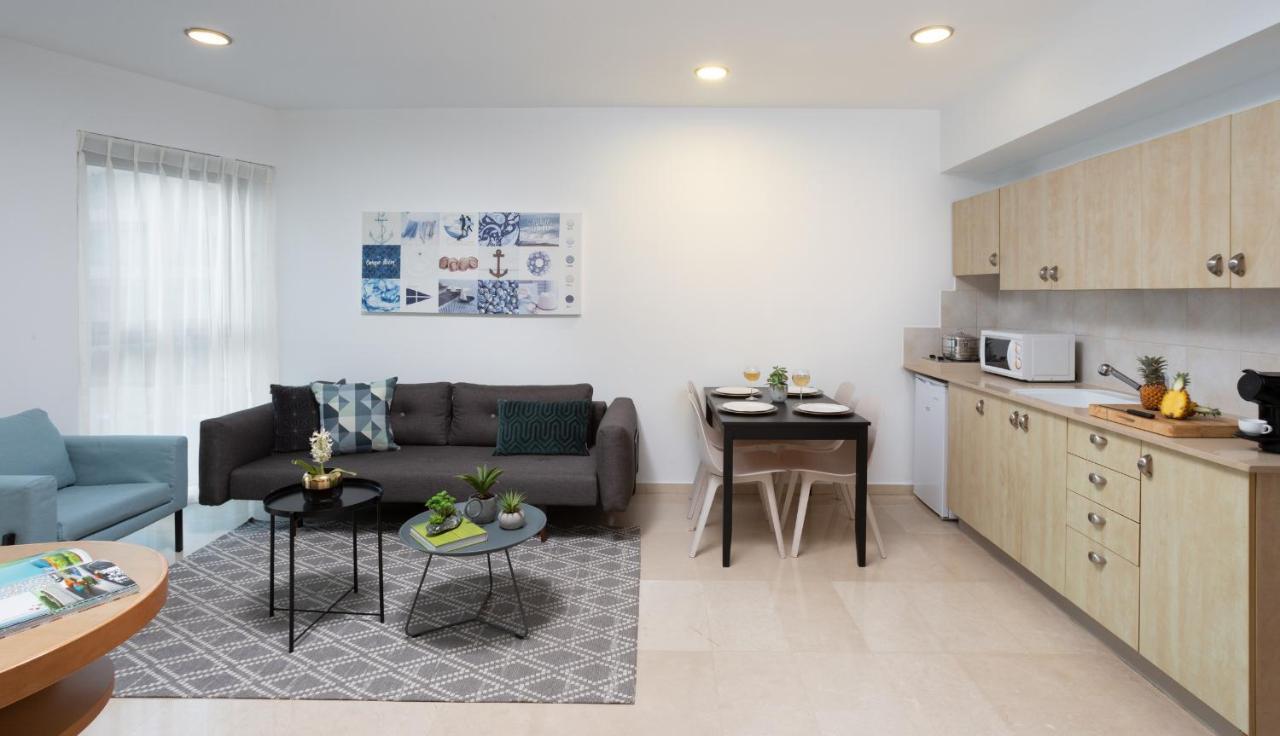 Aparthotel Okeanos On The Beach Herzliya Ngoại thất bức ảnh