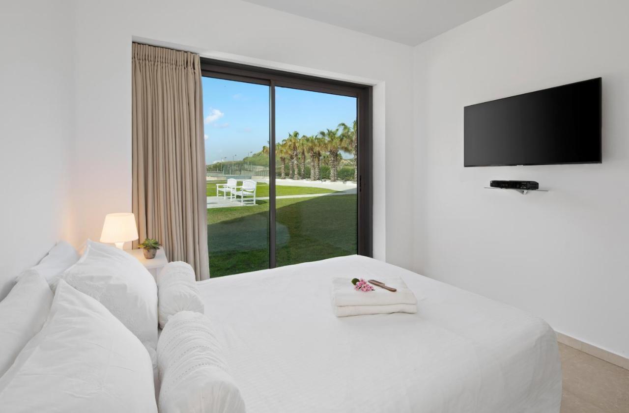 Aparthotel Okeanos On The Beach Herzliya Ngoại thất bức ảnh