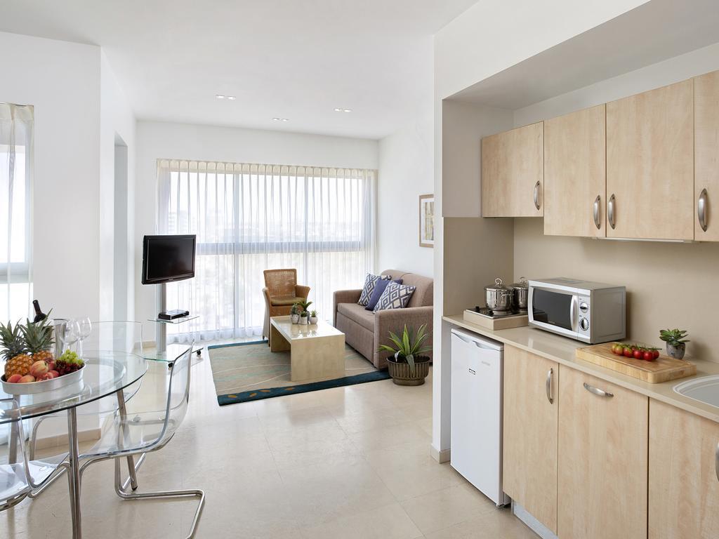Aparthotel Okeanos On The Beach Herzliya Phòng bức ảnh