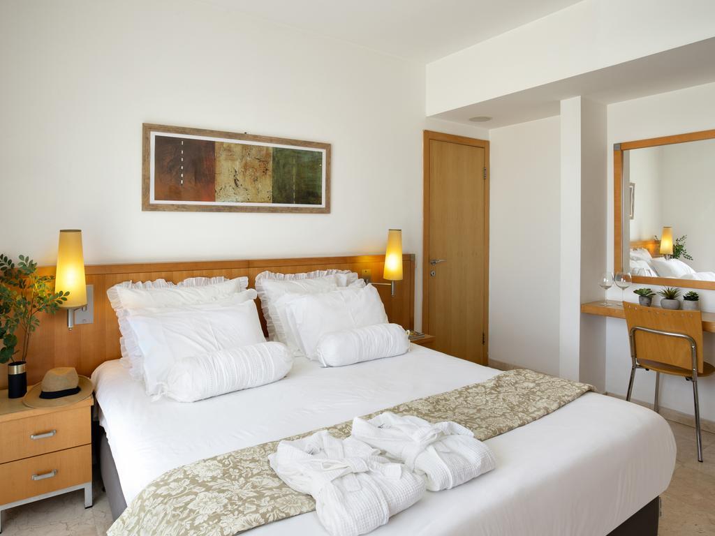 Aparthotel Okeanos On The Beach Herzliya Phòng bức ảnh