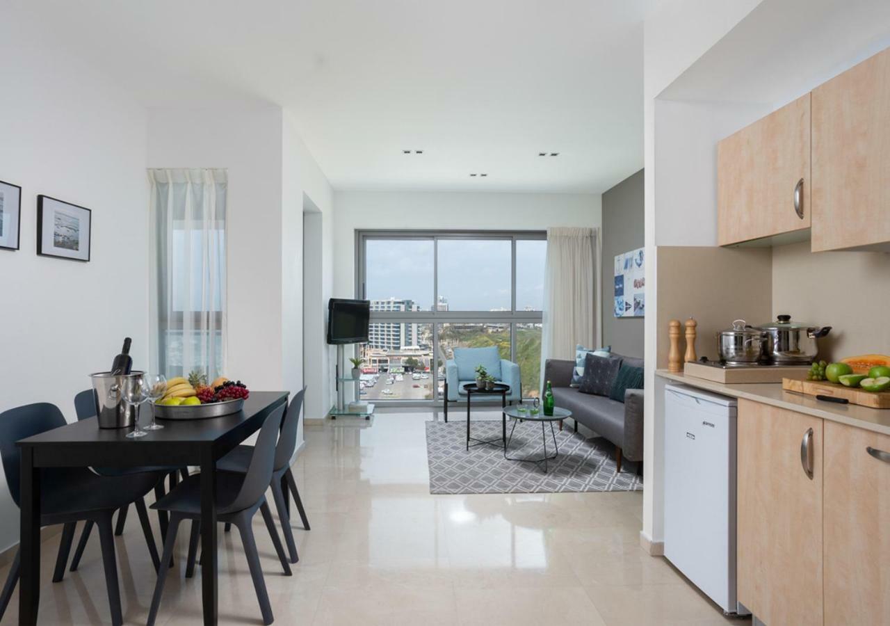 Aparthotel Okeanos On The Beach Herzliya Ngoại thất bức ảnh