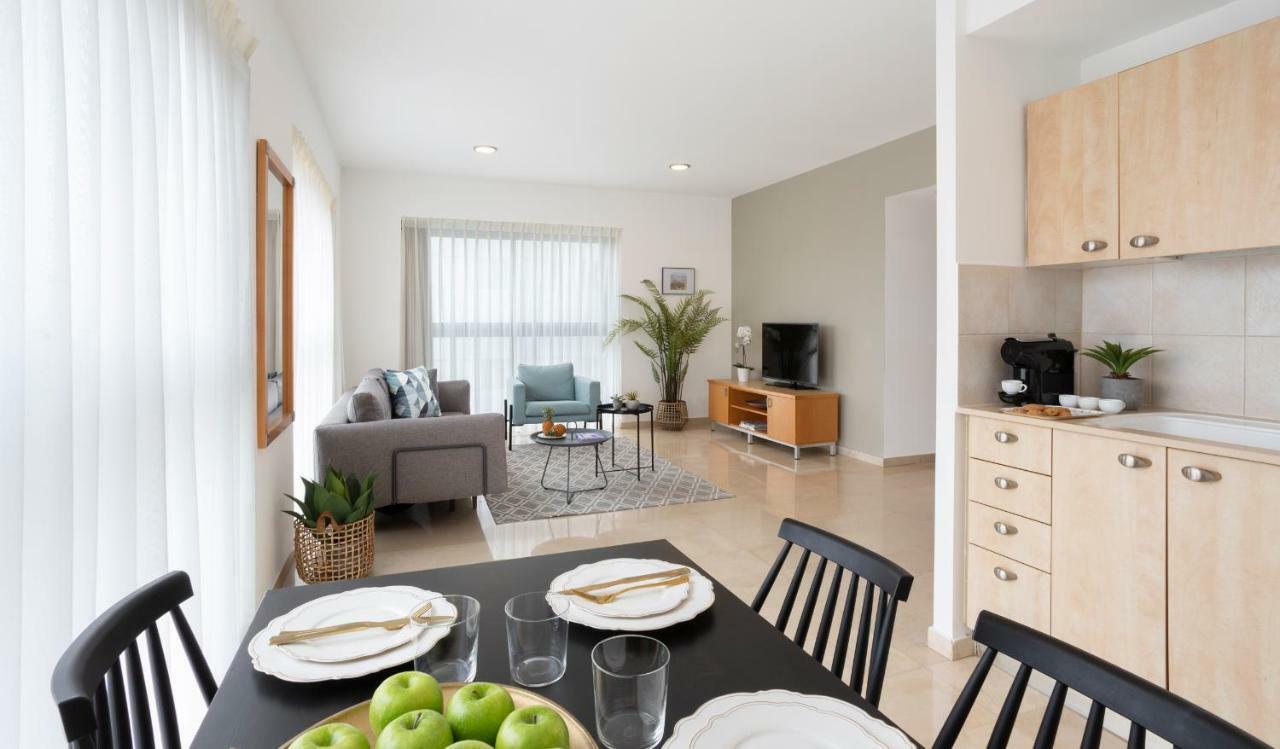 Aparthotel Okeanos On The Beach Herzliya Ngoại thất bức ảnh